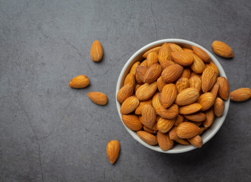 भिगोकर  बादाम खाने के अद्भुत फायदे almonds